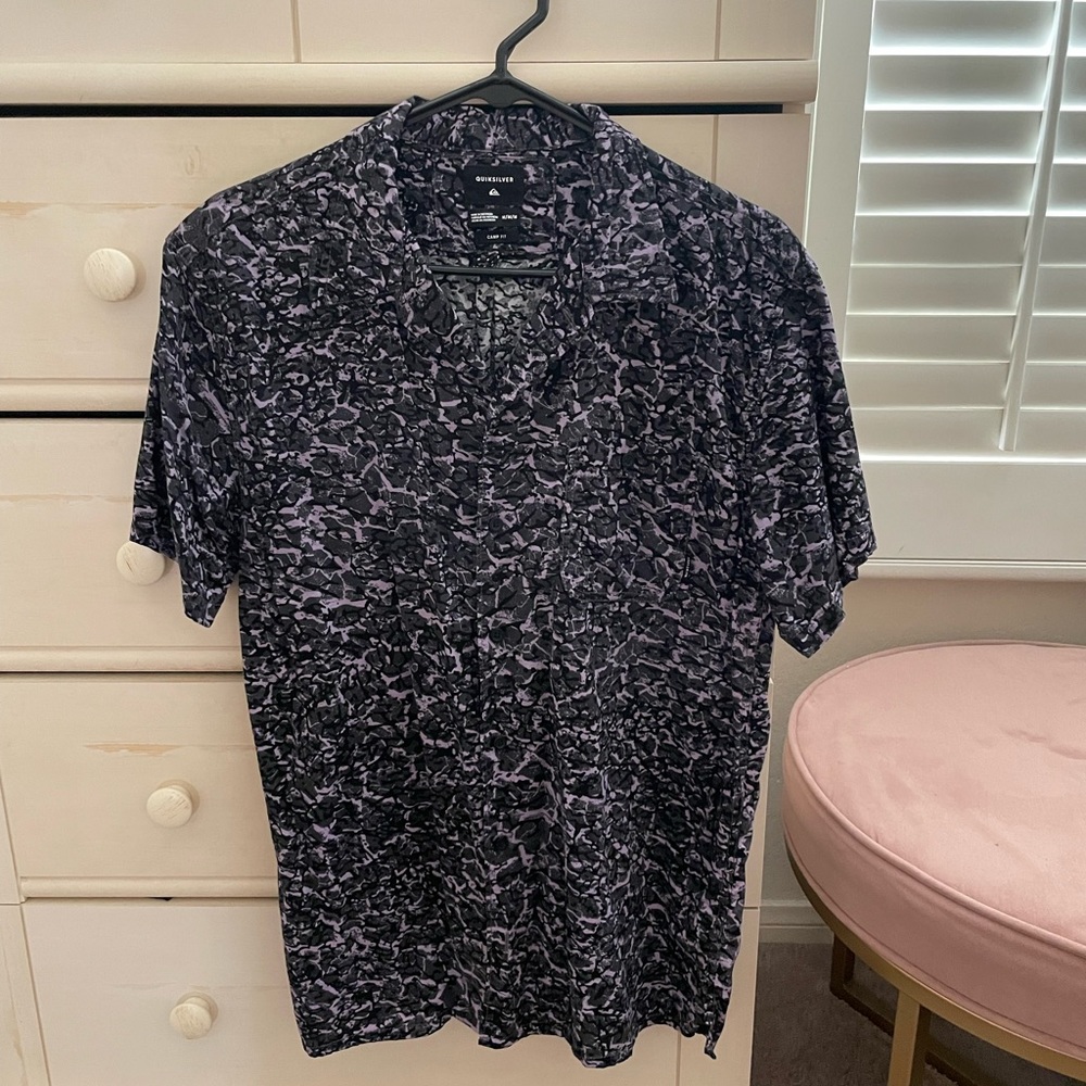 Men’s Black and Purple button-up Quicksilver shirt